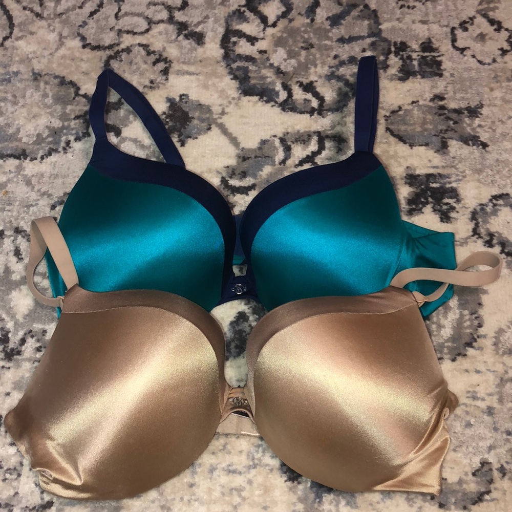 2 Victoria’s Secret Very Sexy Push-ups 36C